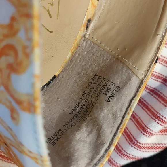 THALIA SODI ELINA PUMPS with COLORFUL FABRIC and 4" GOLD SPIKED HEEL. SZ 8.5 med - Picture 9 of 9